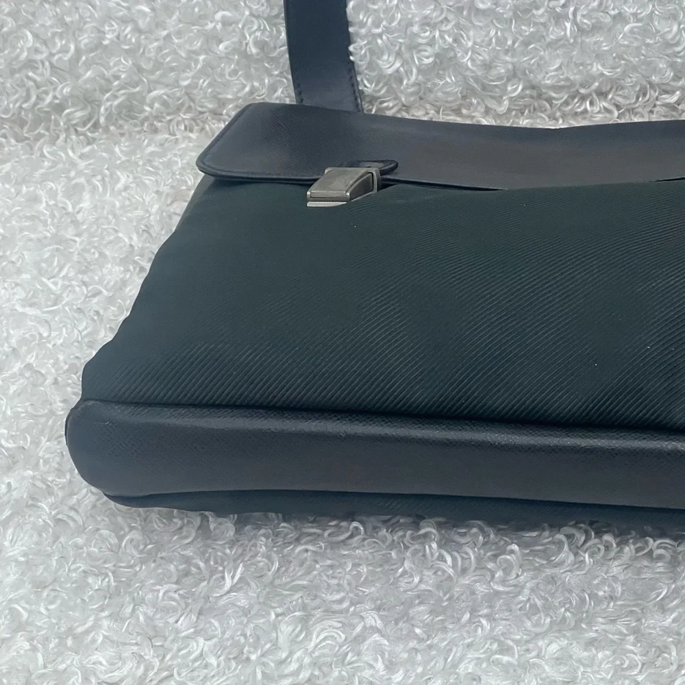 Louis Vuitton Black Fabric and Taiga Leather Saratov GM Messenger Bag